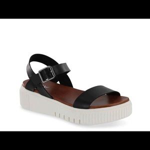 MIA Leanna sandals